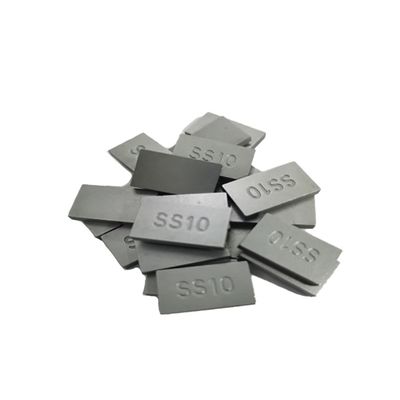 Đặt hàng tùy chỉnh YG8 hợp kim Tungsten Carbide Brazed Tips với mật độ 14,75 g/cm3 Dụng độ 90,0 HRA và TRS 3200 Mpa